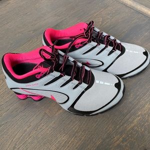 Nike Shox Pink and Grey Size 7.5 Like New